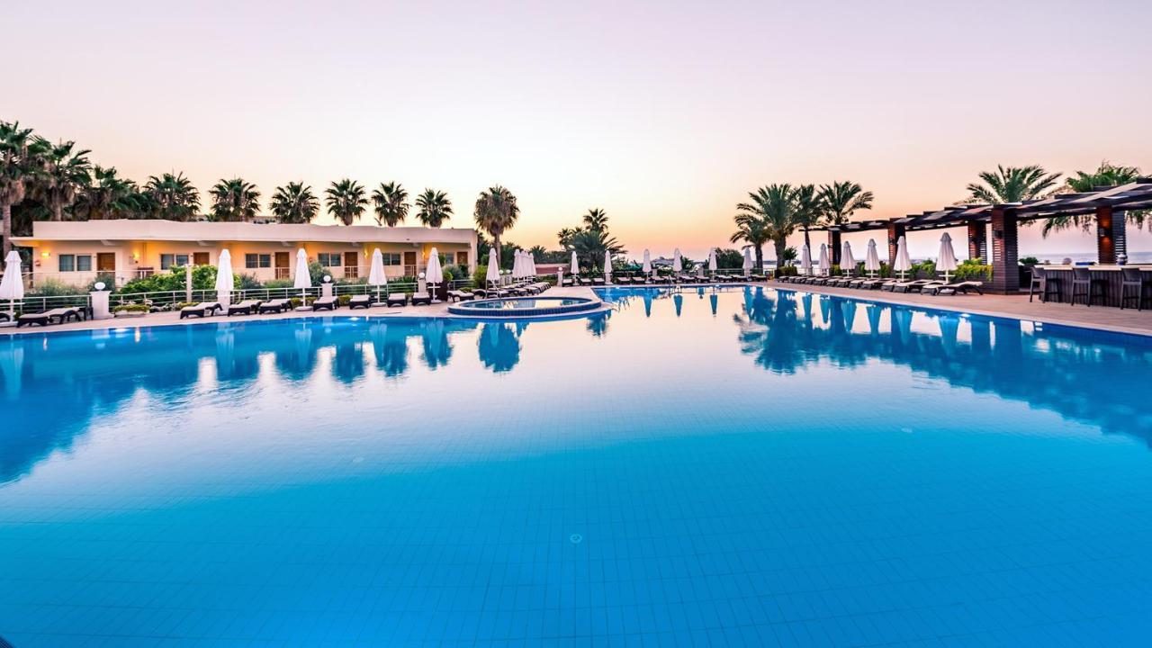 Vuni Palace Premium Hotel & Spa & Casino Beachfront Location ! Kirenia Zewnętrze zdjęcie